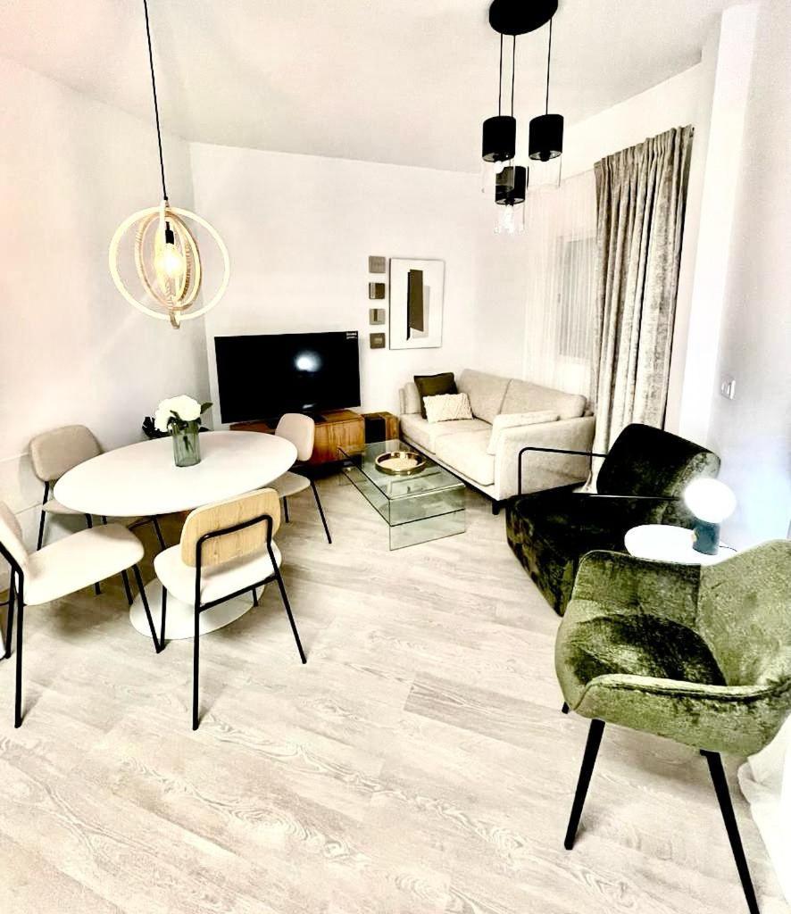 Historical Centre! Private Terrace & Gym-Near Public Parking Apartman Málaga Kültér fotó